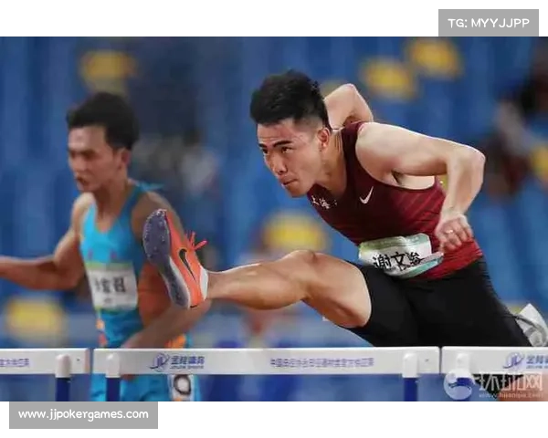 老将谢文骏退役发布会深情鞠躬,告别21年栏架生涯 老将谢文骏退役发布会深情鞠躬,告别21年栏架生涯